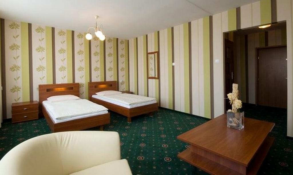 Hotel Naramowice Познань Екстер'єр фото