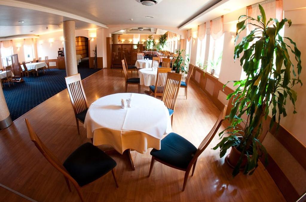 Hotel Naramowice Познань Екстер'єр фото